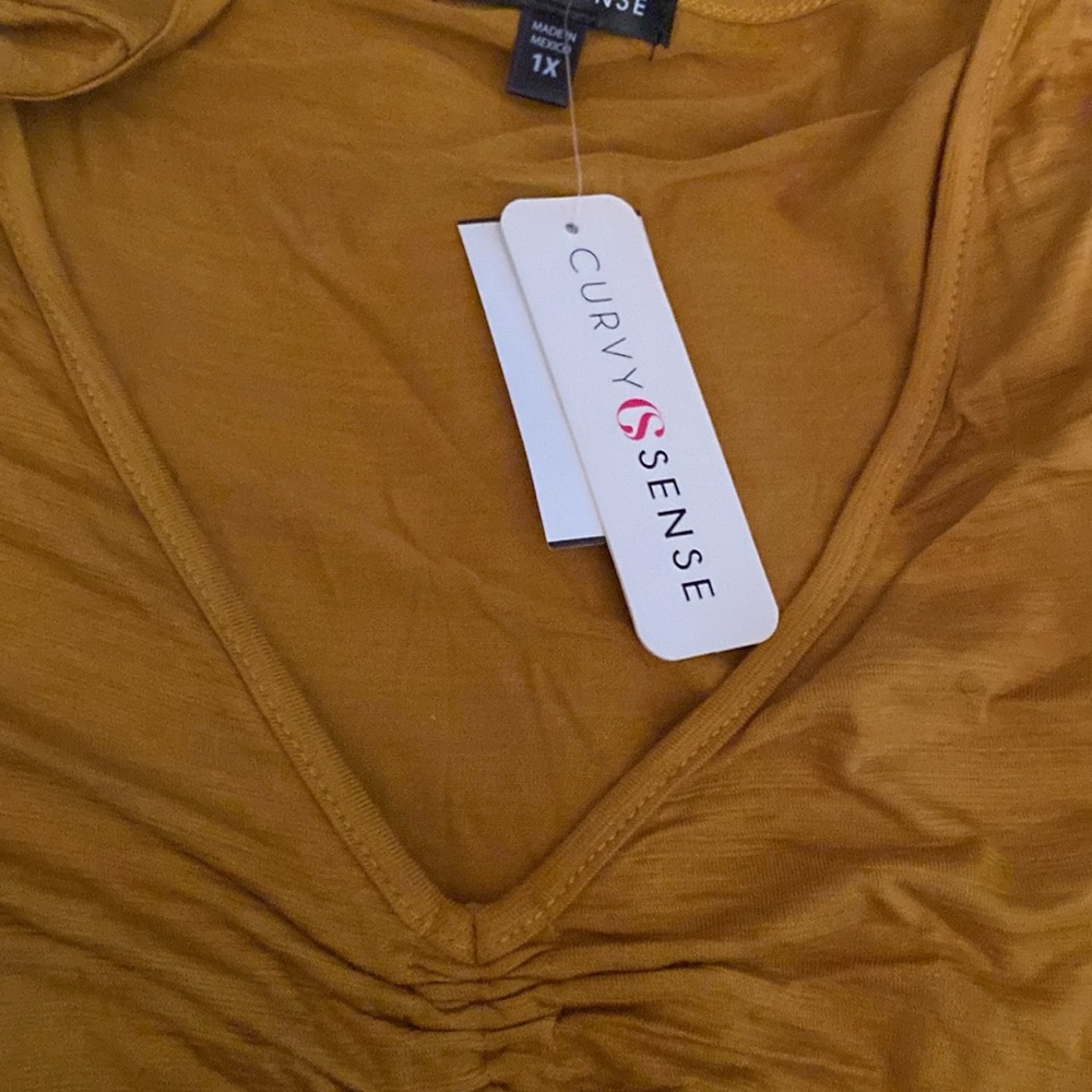 Curvy Sense Ruching Top - Picture 3 of 3